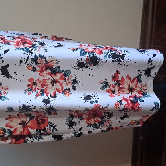 B15 Minette Red And White Foral Print Pullover Midi Dress Size 3X Stretch - Picture 3 of 9